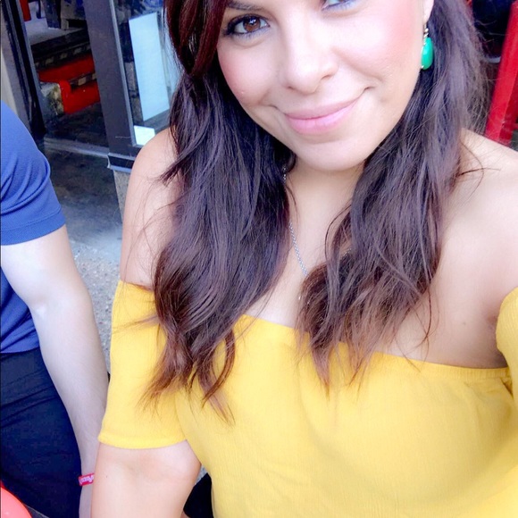 Meet your Posher, Sarai - Picture 1 of 1